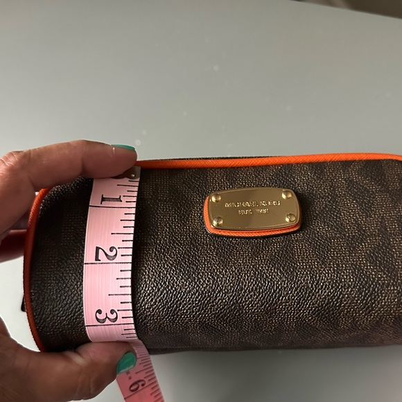 Micheal kors small bag - Picture 8 of 8